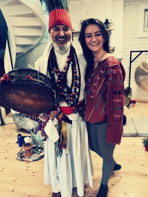 Marta Piechowicz i Bhola